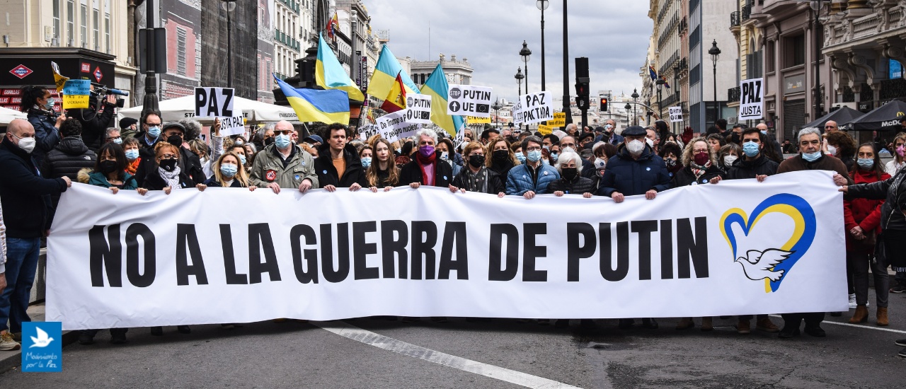 Miles de personas en Madrid por la paz en Ucrania